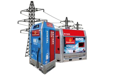 Hybridlösung: Battery Box 30 & 35 kVA, Stage-V-Stromaggregat & Stromnetz